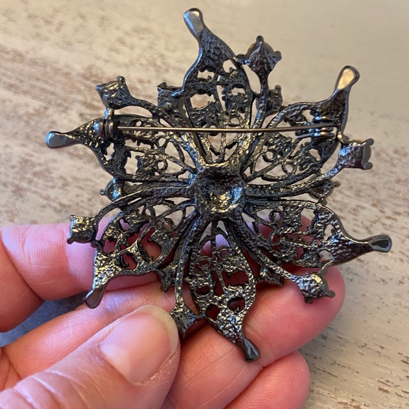 Vintage black and silver brooch - Picture 2 of 2